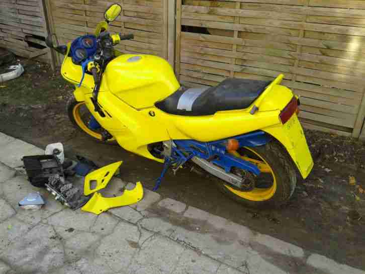 Honda Pc 19 cbr 600 Bj. 1988 Ersatzteilspender wideraufbau