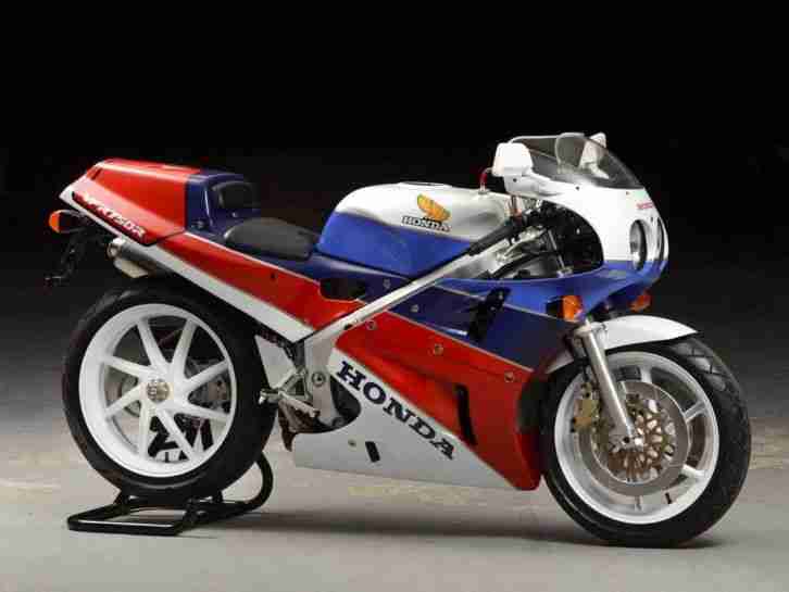 Honda RC 30