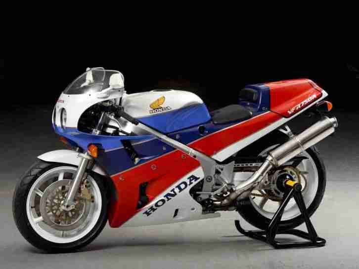 Honda RC 30