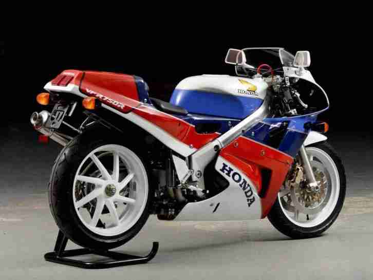 Honda RC 30