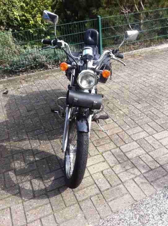 Honda Rebel 125, BJ 97, Rebell, viele Neuteile, Taschen, Scheibe, Austauschmot.