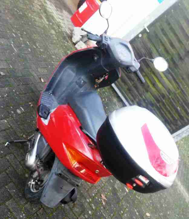 Honda Roller Lead 100 mit Top Case