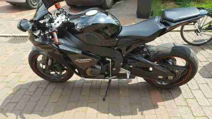 Honda SC 59 CBR 1000 RR tag der erstzulassung ist mitte 2010