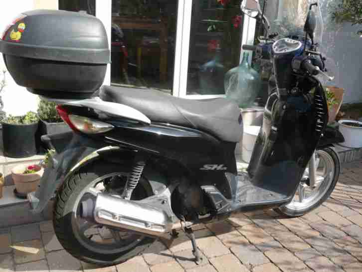 Honda SH 125 Roller Rahmenschaden/Unfall/10940 Km/ Motor super!