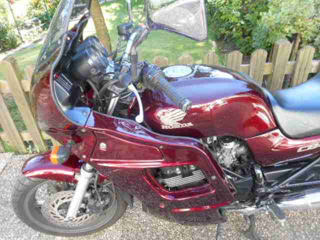 Honda Sevenfifty, mit Vollverkleidung, ehrliches Motorrad