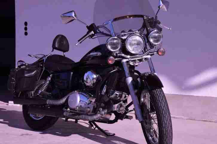 Honda Shadow 125 ccm, 15 PS
