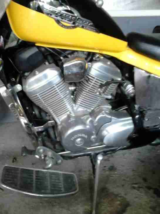 Honda Shadow VT 600 C 583ccm 29kW/39PS schwarz gelb Motorrad 1a Zustand