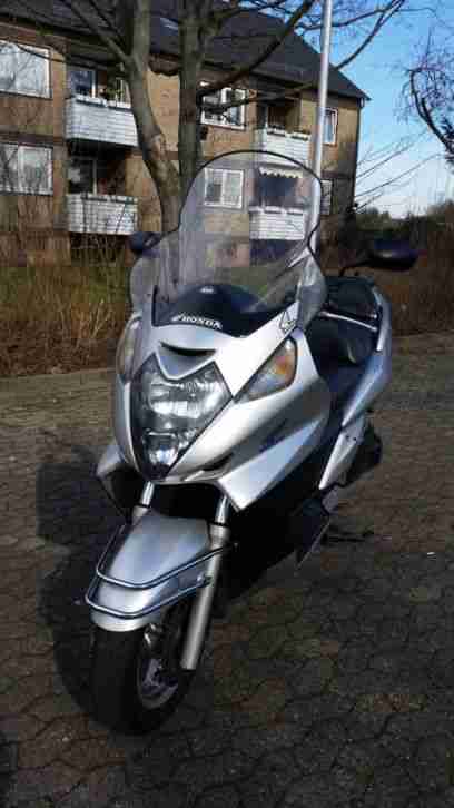 Honda Silver Wing FJS 600 Reise Motorroller Integral-Bremssystem