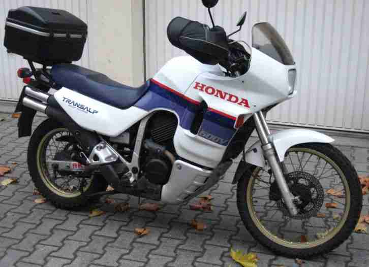Honda Transalp 600 V (PD06) Unfall und Bastlermotorräder.