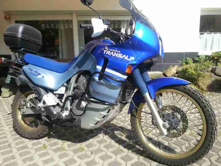 Honda Transalp XL 600 V Reiseenduro in gepflegtem Zustand