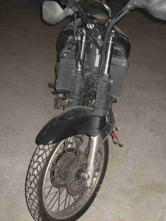 Honda Transalp XL 650 V Garagenfund als Ersatzteilträger defekt