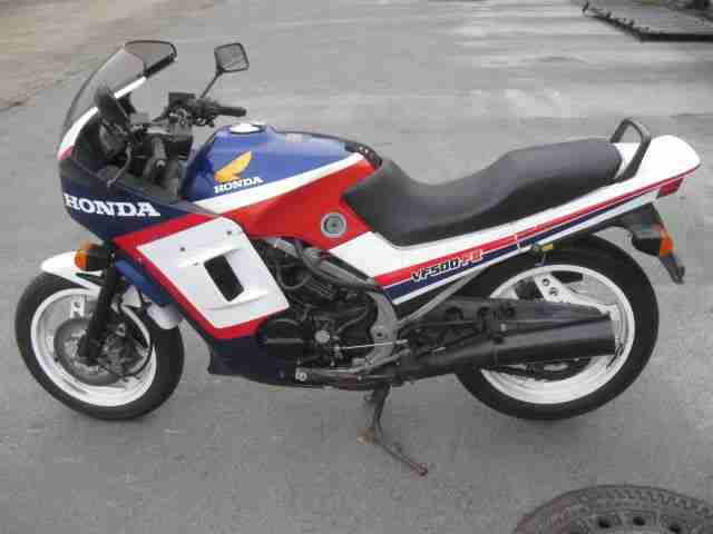 Honda VF 500 F 2 Baujahr 1985 hat noch TÜV bis 04 - 2016 alle Deutschen Papiere