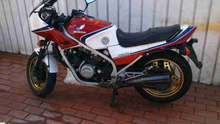 VF 750 F Rot 1983 Oldtimer aus Sammlung