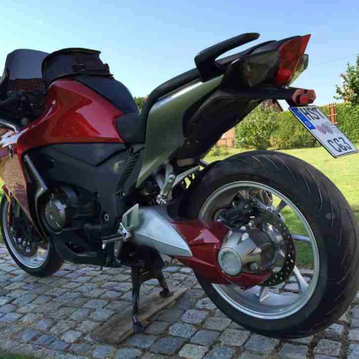 Honda VFR 1200 FD Metallic Rot bester Zustand