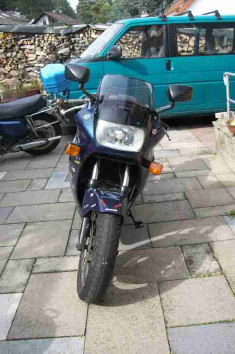 Honda VFR 750 F RC 24