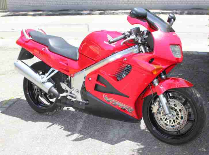 Honda VFR 750 F RC 36 2 TOP Sporttourer wenig Kilometer, VB, ggf. Tausch