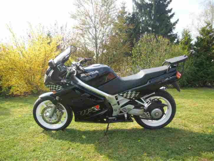 Honda VFR 750 F (RC 36)