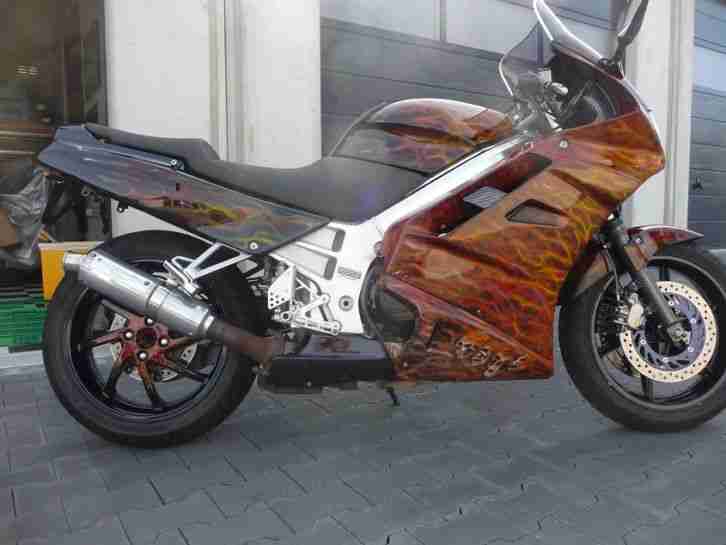 Honda VFR 750 F RC 36