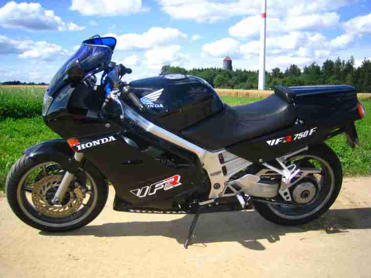 Honda VFR 750 schwarz Bj.93 80627 km