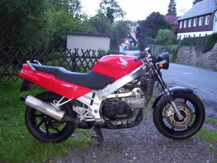 VFR 750F RC36 1 Mj 1990 Nakedbike Umbau