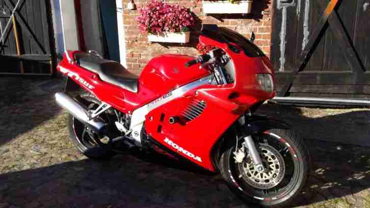 Honda VFR 750F RC36 2
