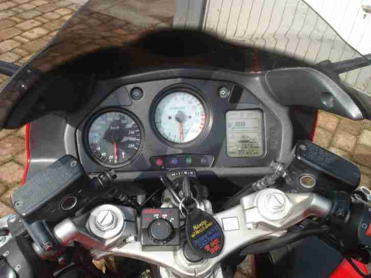 Honda VFR 800 RC 46 / 1, rot , EZ 2001, 34 / 98 / 106 PS