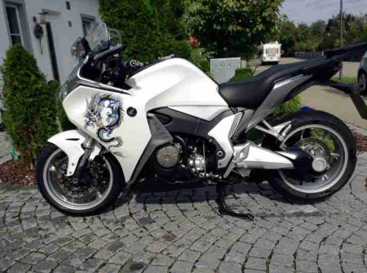 Honda VFR1200F SC63 mit viel Zubehör, Winterangebot
