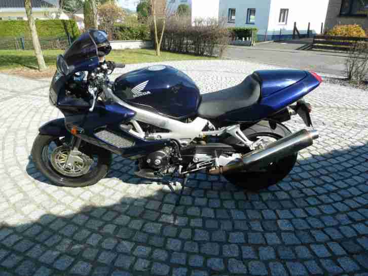 Honda VTR1000F Firestorm 2001er Facelift Modell 19.000 km gepflegt
