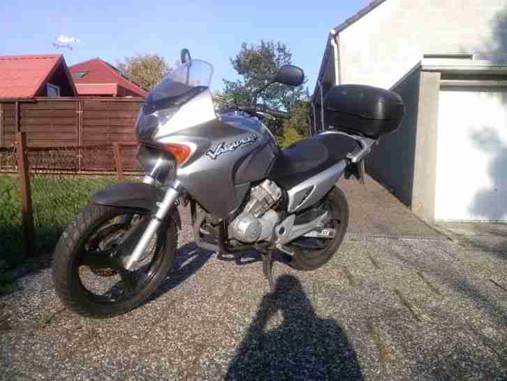 Honda Varadero Xl125V2, JC32, Reiseenduro mit großer Optik
