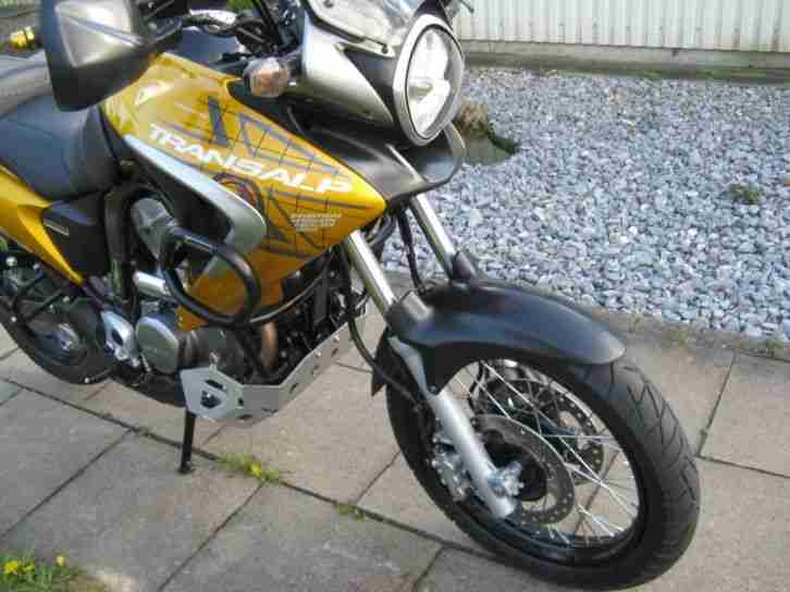 Honda XL 700 VA, top Moped mit zig Zusatzteilen, läuft spitze, 18351 km, TÜV,ABS
