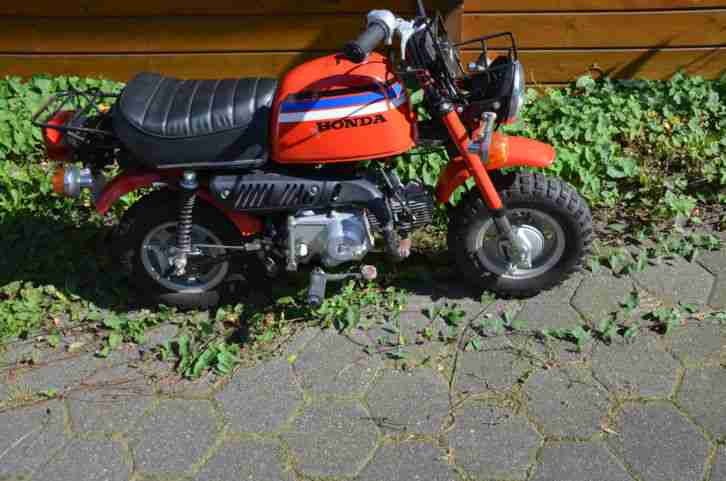 Honda Z 50G Gorilla Km 2046, alles Original Teile, Top Zustand Rot...Rarität !!!