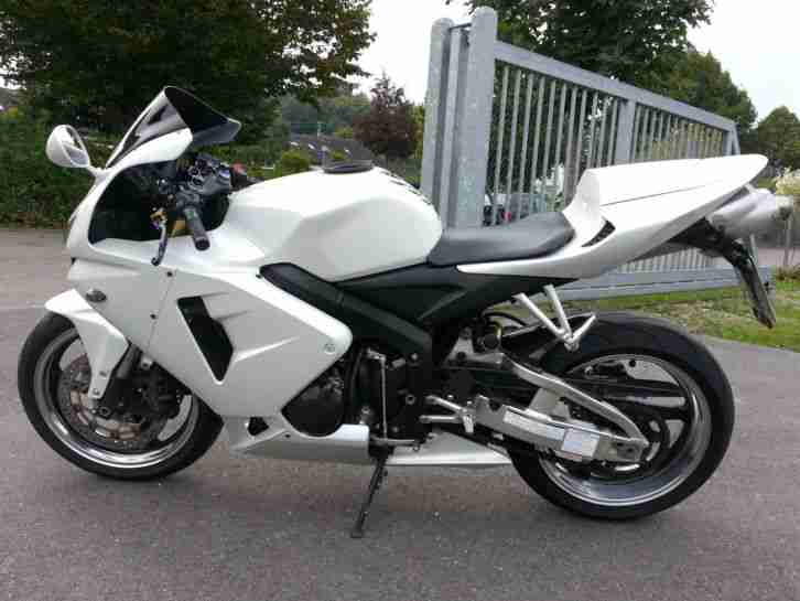 Honda cbr 600 rr pc 37