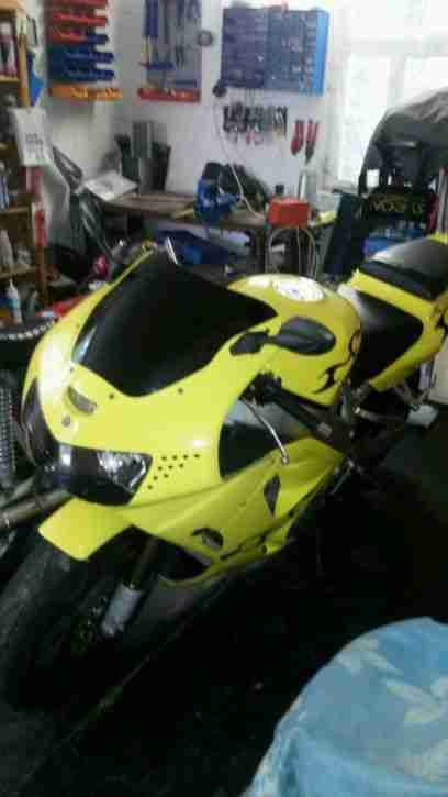 Honda cbr 900 rr fireblade sc28
