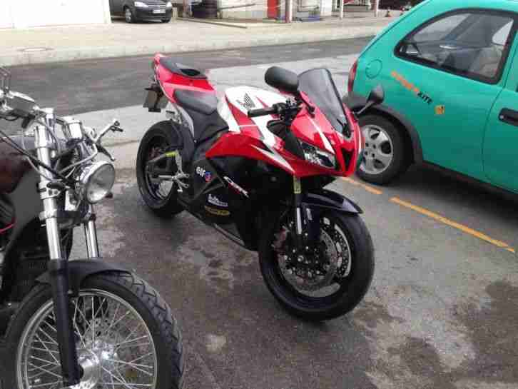 Honda cbr pc40 Bj 2009 15.000km leo vince abs