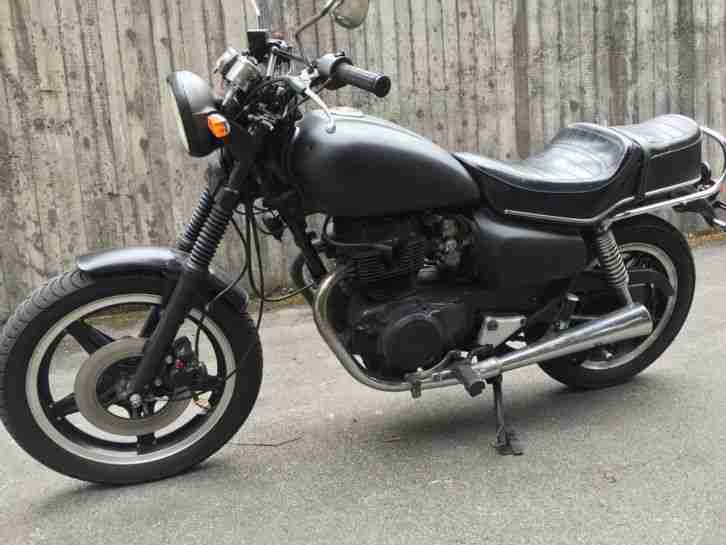 Honda cm 400 t Motorrad Scrambler Chopper in Schwarz Matt- Top Zustand