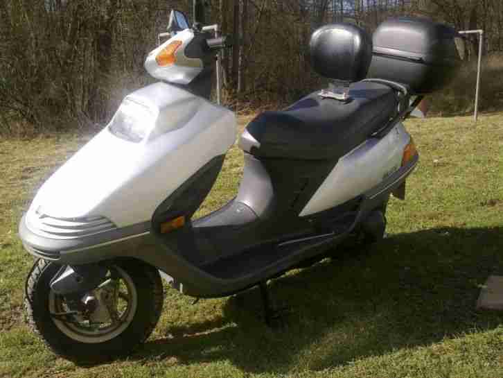 Honda elite 250 , mit nur 8900 km , kein helix
