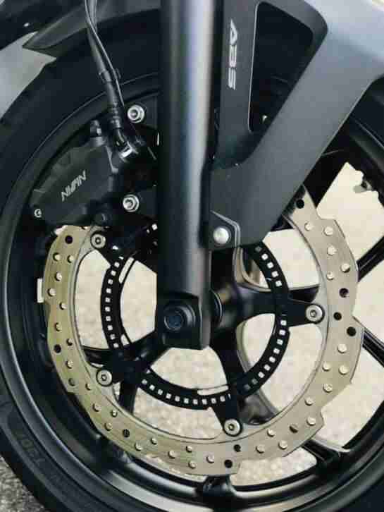 HondaNC750S naked 2016 sportlicher Look, in Graphite Black, Matt Pearl Glare Whi