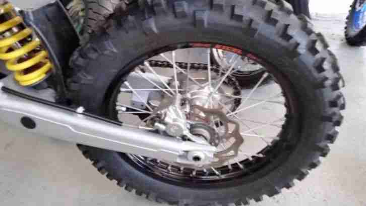 Husaberg FE 450 ( 650 Dekor ), Enduro, Modell 2008, 36,8 kW im Brief 27 kW