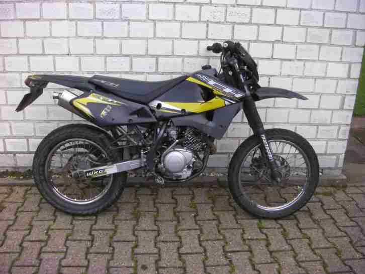 Husqvarna CH Racing