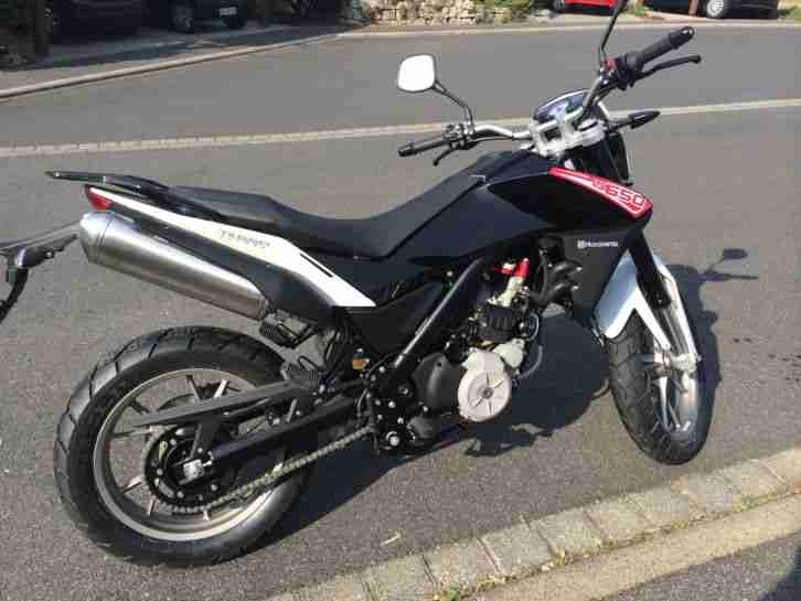 Husqvarna TR 650R Strada -ABS- Baureihe 2013 *Neufahrzeug*