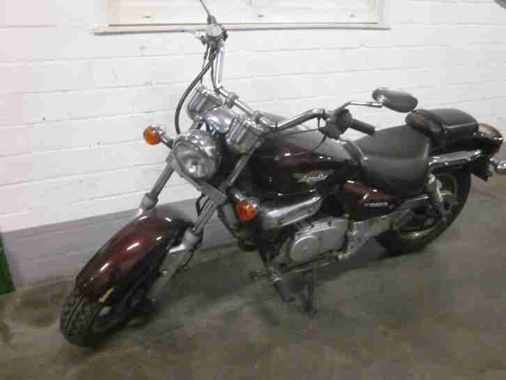 Hyosung Aquila 125 / Bj 2000 / 3 HD / 22477 Km /