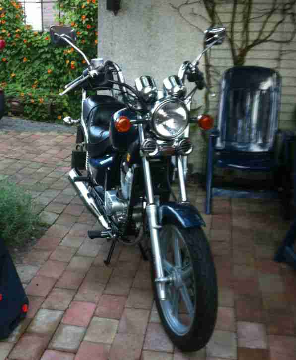 Hyosung GA 125 Cruise II aus erster Hand erst 1350 km gelaufen