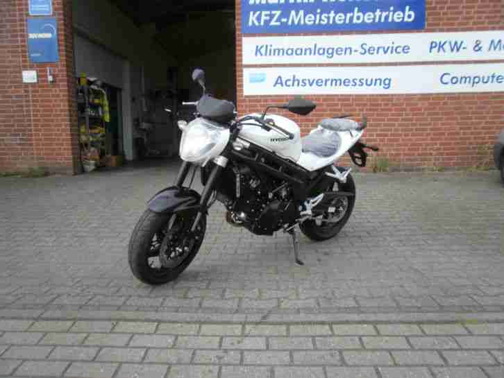 Hyosung GT 650i Naked Neu mit Garantie !