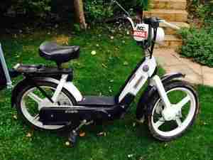 Ich verkaufe ein Piaggio Ciao Mofa zum ausschlachten.