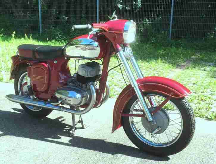 JAWA 350 in Rot zu Verkaufen!