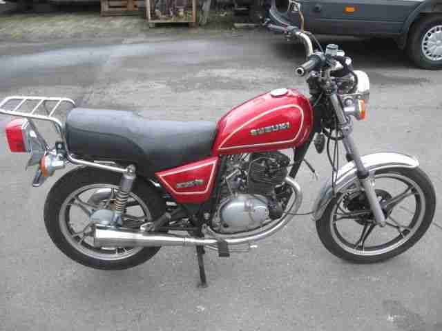 JINCHENG ( SUZUKI ) JC 125 Baujahr 1999 mit PAPIEREN Motor DREHT hat Funken