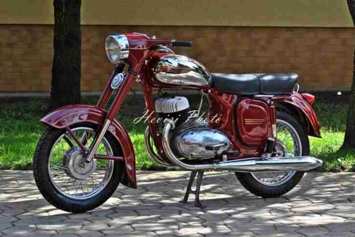 Jawa 350/360 restauriert, mit breitem Lampenring