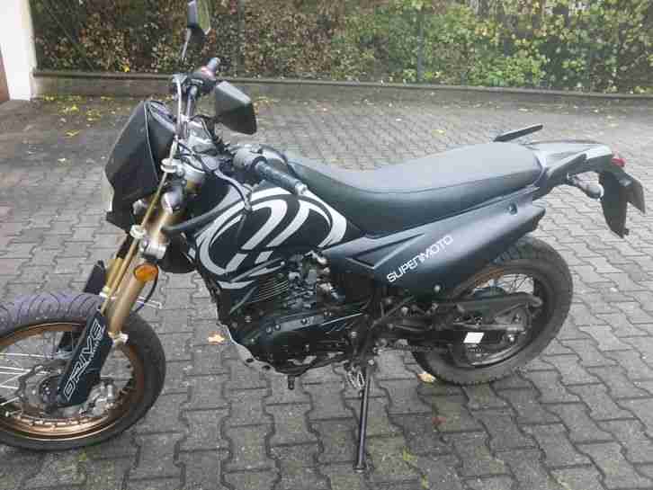 Jinan Qingqi Motorcycle 125ccm Supermoto (ähnlich Kreidler)