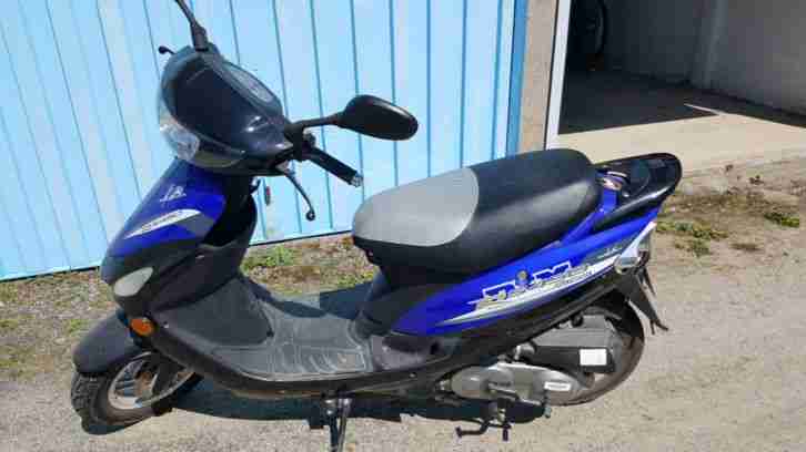 Jinan Qingqi Motoroller gebraucht mit 2721 km gefahren in blau