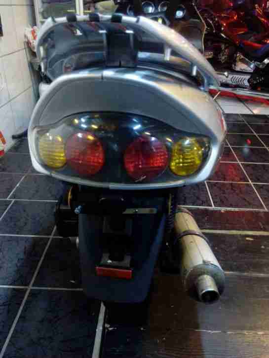 Jonway 125-2xRoller Scooter